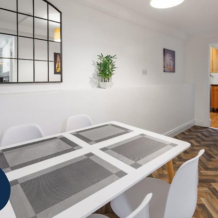 Flatzy - Modern Apartment Close To Football Stadiums Ливърпул Екстериор снимка
