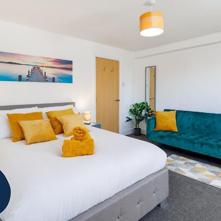Flatzy - Modern Apartment Close To Football Stadiums Ливърпул Екстериор снимка